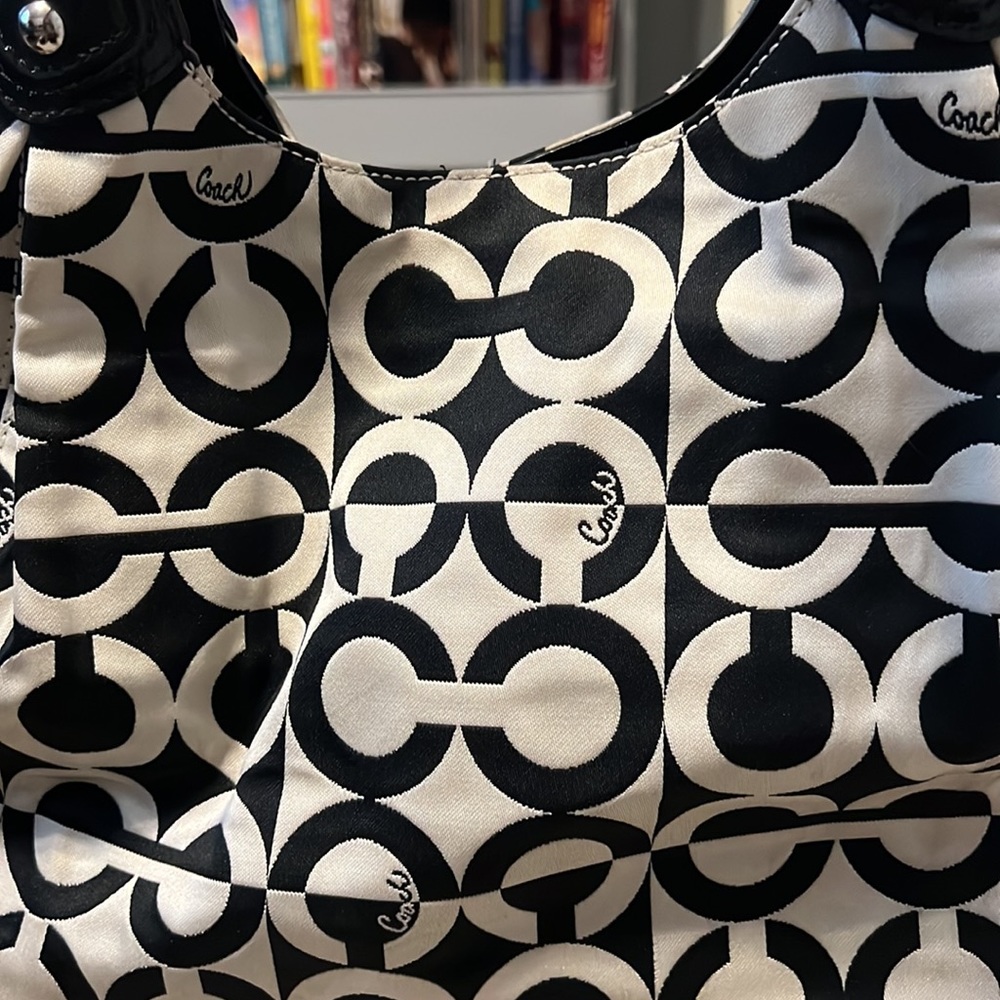 Coach Maggie Shoulder Bag - Picture 5 of 9